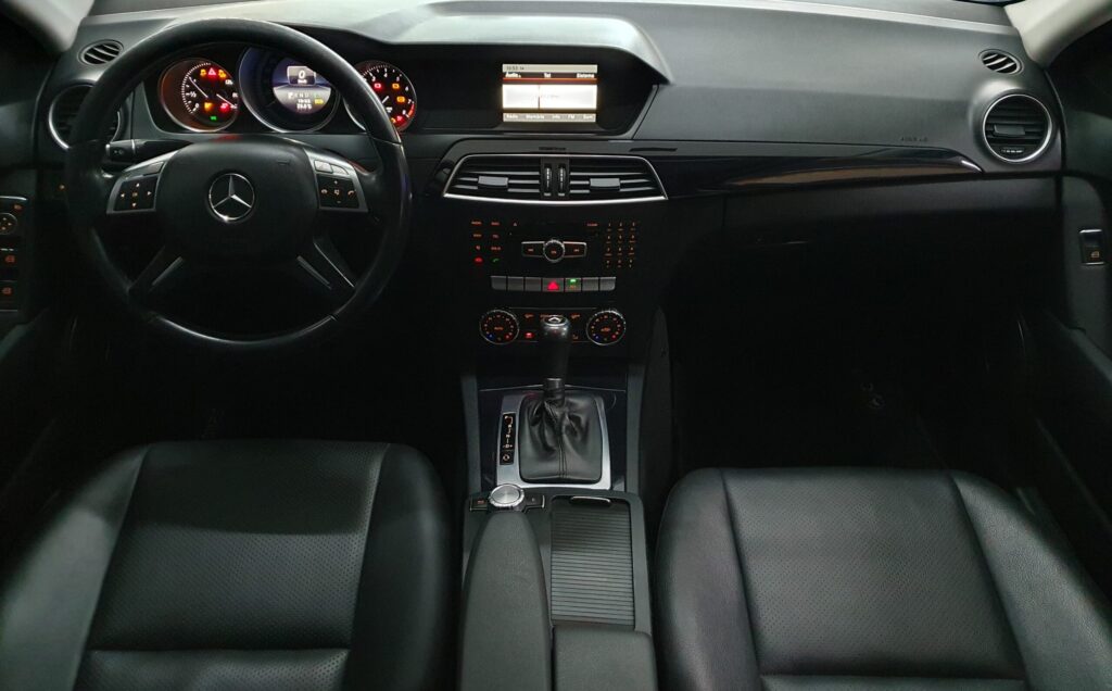 Mercedes-Benz C200 Avantgarde 1.8 CGI 2014