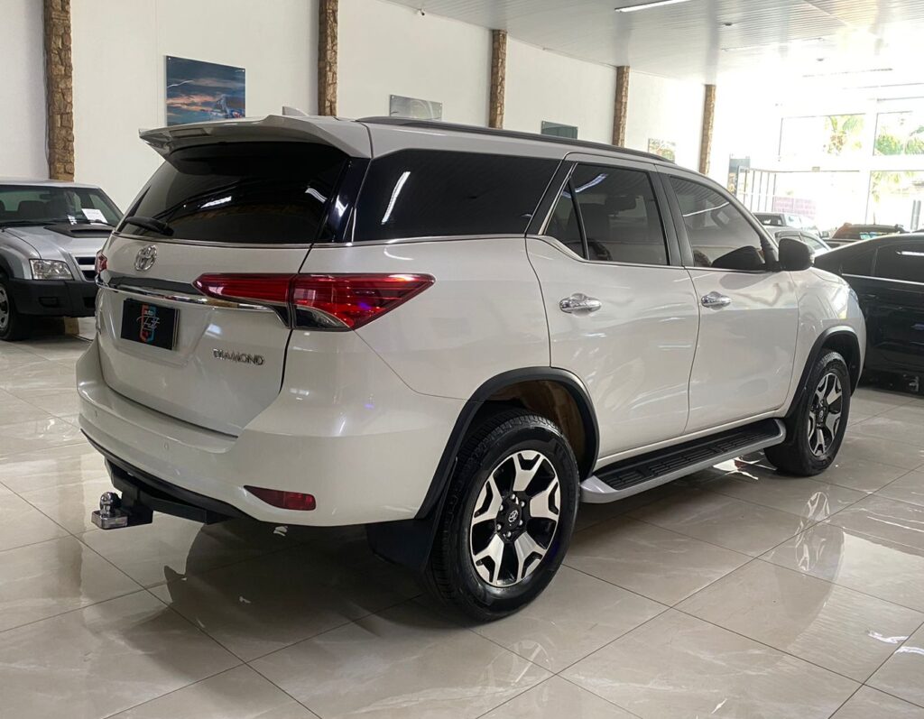 Toyota Hilux SW4 SRX Diamond 7 Lugares 2.8 2019