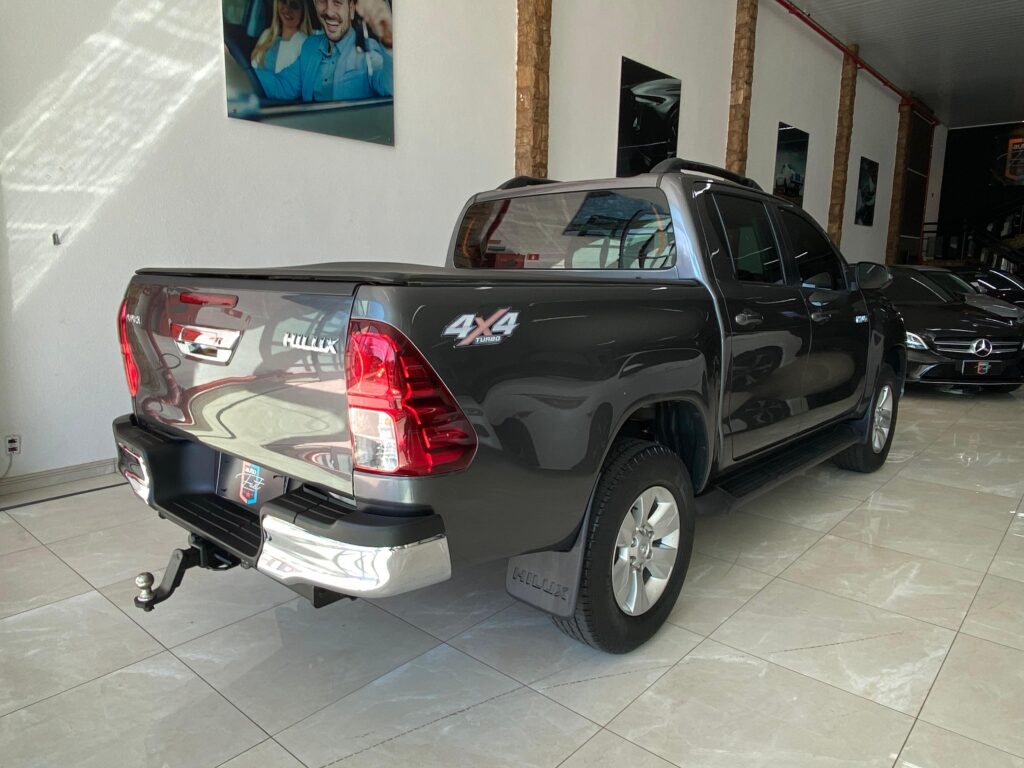 Toyota Hilux SR 2.8 4x4 AT CD 2018