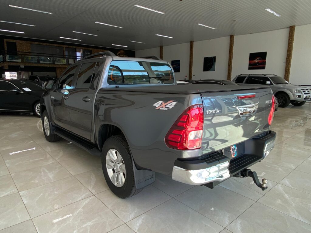 Toyota Hilux SR 2.8 4x4 AT CD 2018