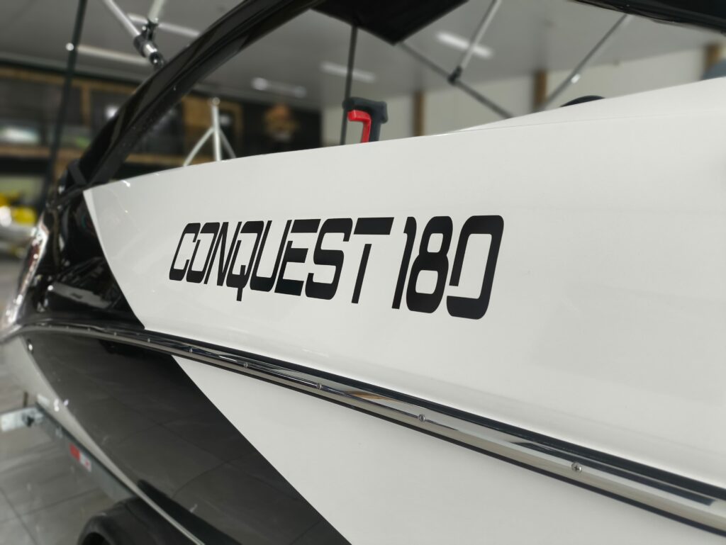 Lancha LF Yachts Conquest 180 2025