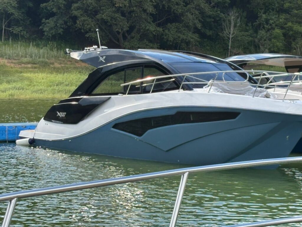 Lancha NX-41 2025
